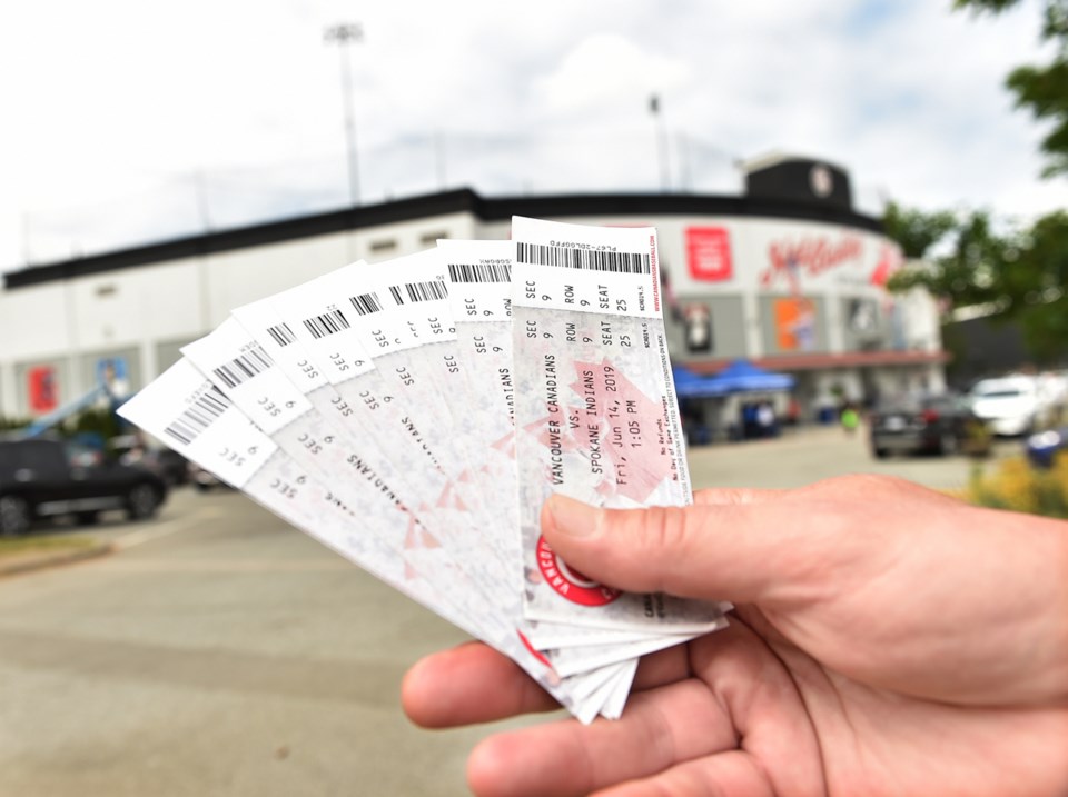 Play ball! Vancouver Canadians home opener was a swinging affair (PHOTOS) _7