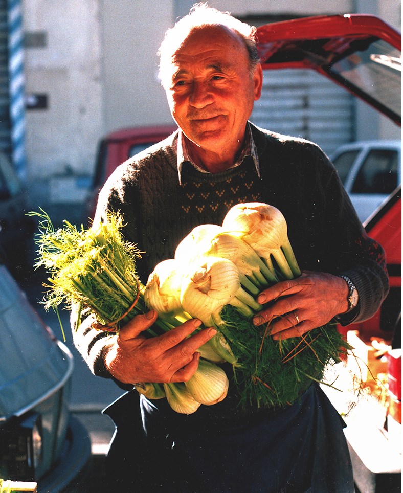 EICHE-fennel farmer crop