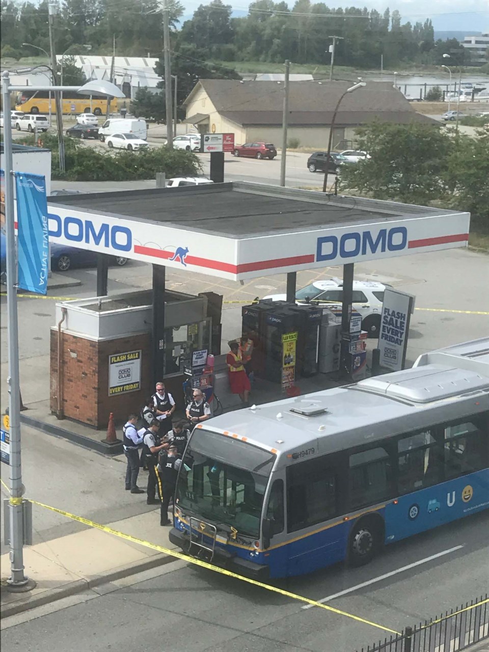 Gas station near Aberdeen Centre sealed off by Richmond RCMP_2