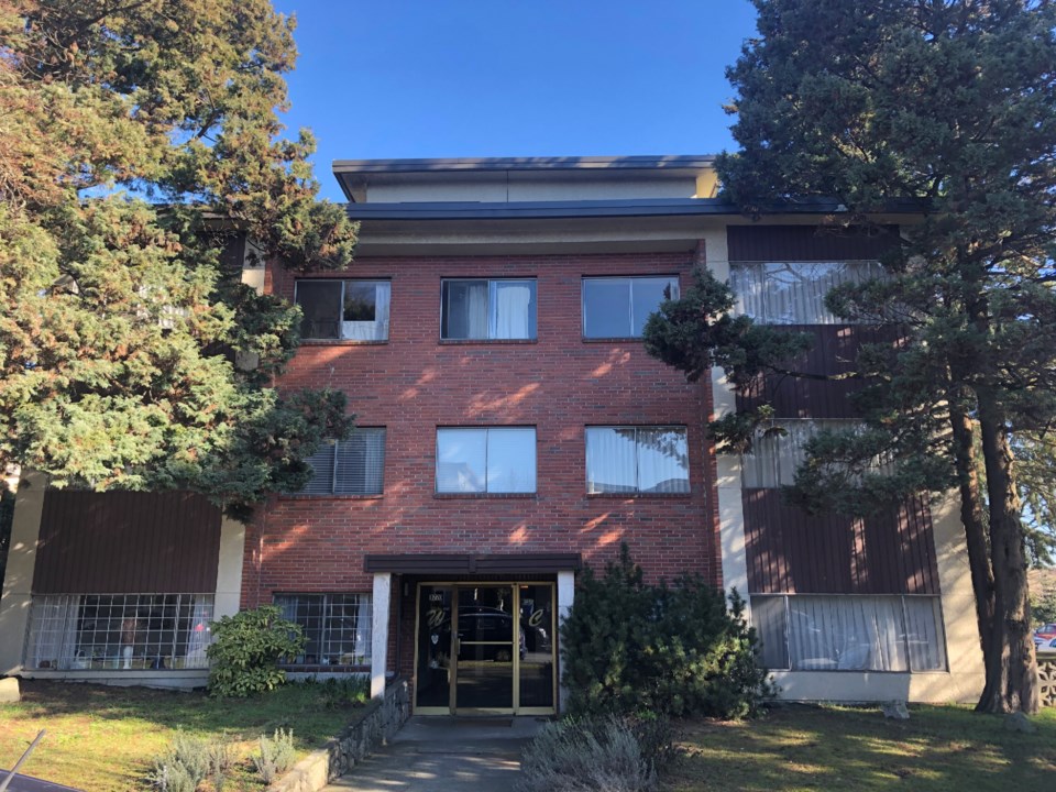 DD Marpole rental Selkirk street