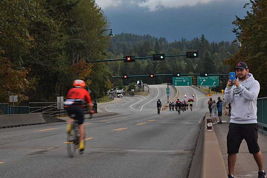 GranFondo cyclists cross Lions Gate Bridge on their way to Whistler (VIDEO)_3