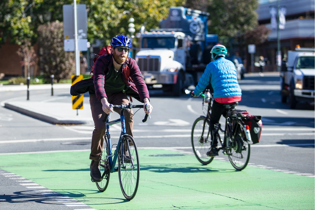 lava imod Overgivelse Victoria's Pandora Avenue bike lane racks up its one-millionth trip -  Victoria Times Colonist