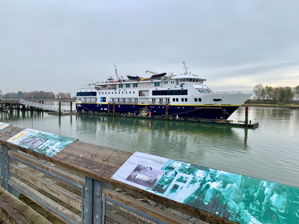 National Geographic Venture ship