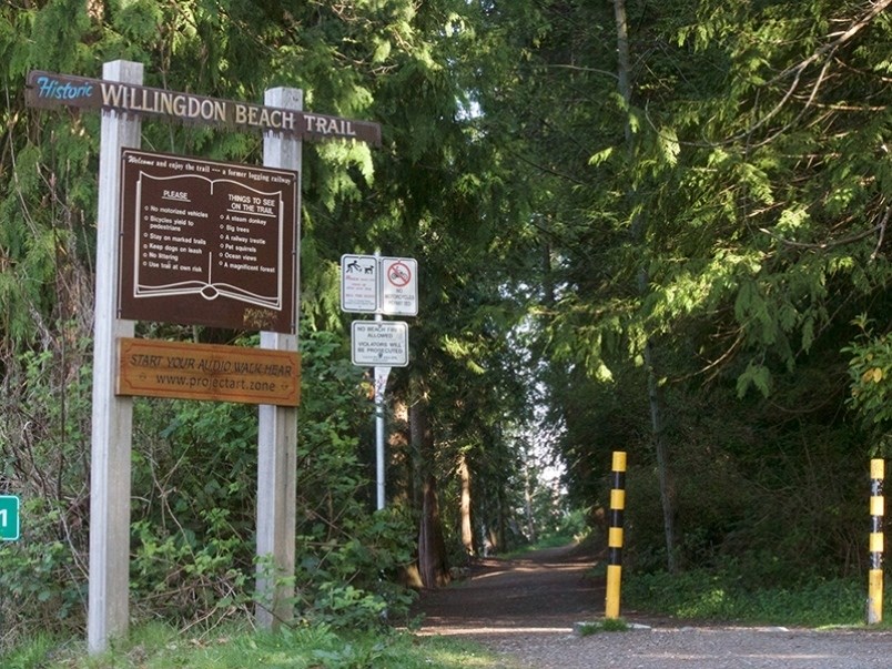 Willingdon Beach Trail entrance in Powell River