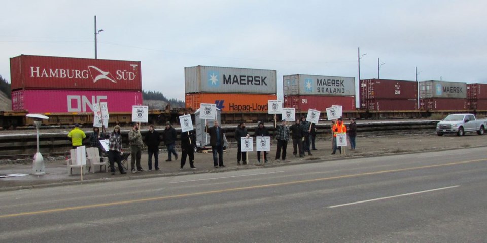 CN-Rail-strike.19_11192019.jpg