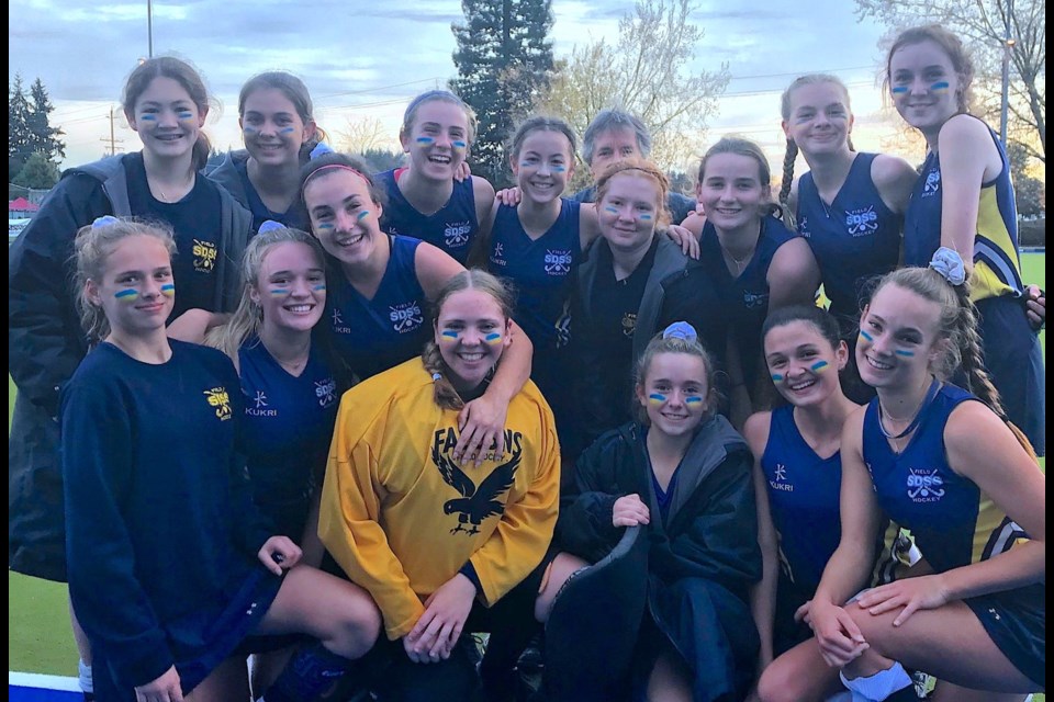 With nine new players and only two Grade 12s, South Delta Sun Devils captured bronze at the BC AAA Field Hockey Championships in North Vancouver last week.