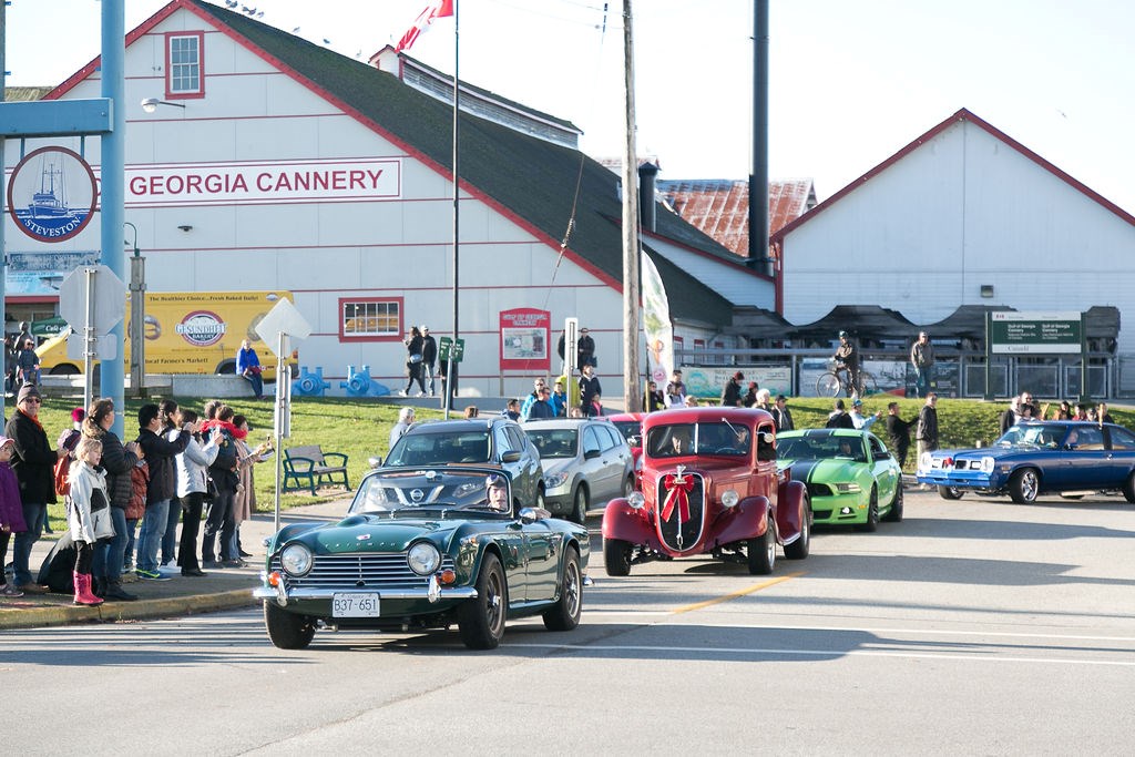 Annual Christmas classic car cruise returns to Steveston Richmond News
