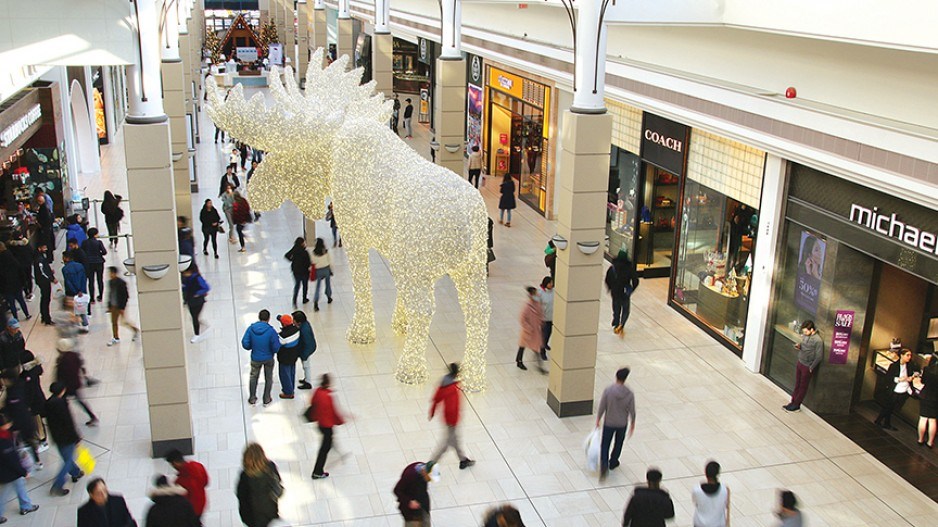 Black Friday shoppers hunt for deals at Richmond Centre mall. Photo Rob Kruyt/Business in Vancouver