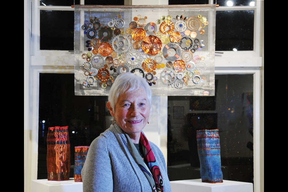 In a workshop on Saturday, Jan. 18 at 1 p.m. artist Fran Solar will demonstrate the unique technique of stitching and shaping a flat piece of woven metal textile into a sculpture. Admission is by donation.
