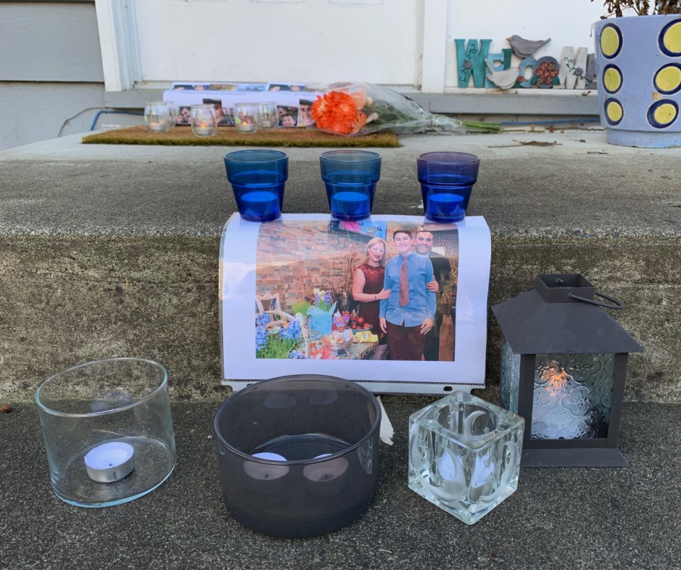 an-impromptu-memorial-has-been-set-up-outside-the-hamidi-family-s-home.jpg