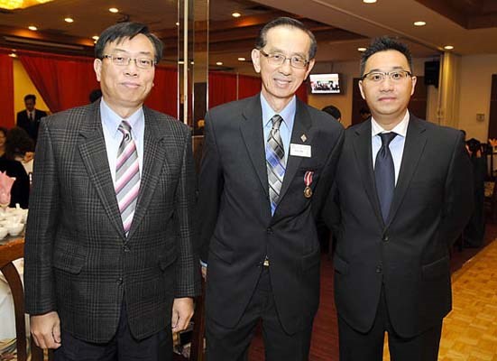 The Richmond Chinese Community Society held their 23rd Annual General Meeting, Dinner and Dance at the Continental Seafood Restaurant on Sunday evening.
New boards were elected and a chance to show their appreciation to volunteers and individuals throughout the year.