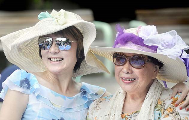 The seventh annual Old Fashioned Garden Party held on the plaza at Minoru Place Activity Centre on Wednesday afternoon celebrated the Her Majesty's Jubilee with tea, cakes and music.