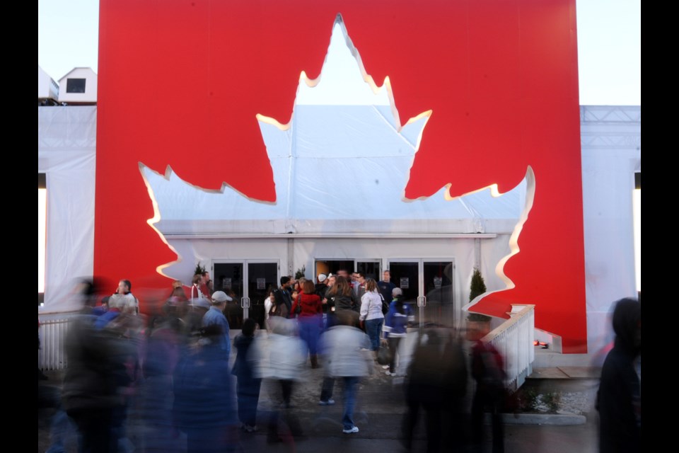 Molson Canadian Hockey House. Photo Dan Toulgoet