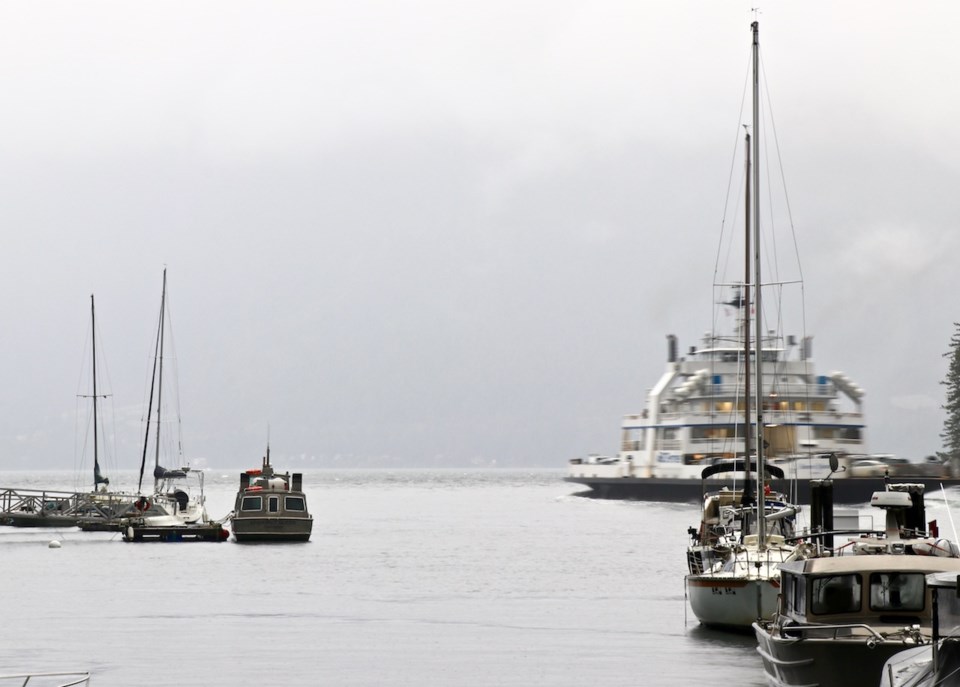 Bowen Queen leaving the island's waters.