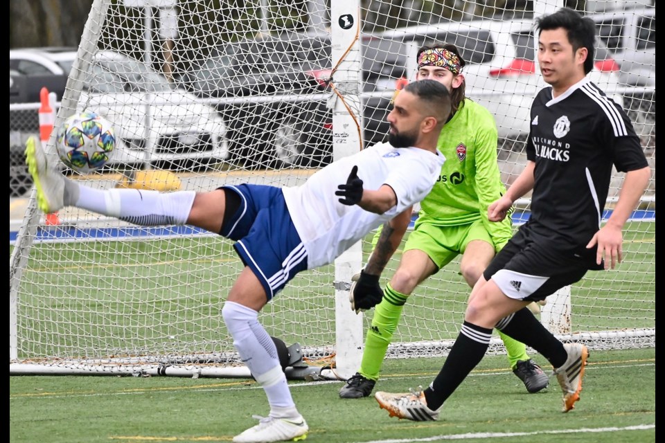 The Graduates three-peated as Don Taylor League Cup champions with an entertaining 2-1 win over the Richmond All Blacks as part of Richmond Adult Soccer Association's (RASA) Super Sunday line-up at Minoru Park.