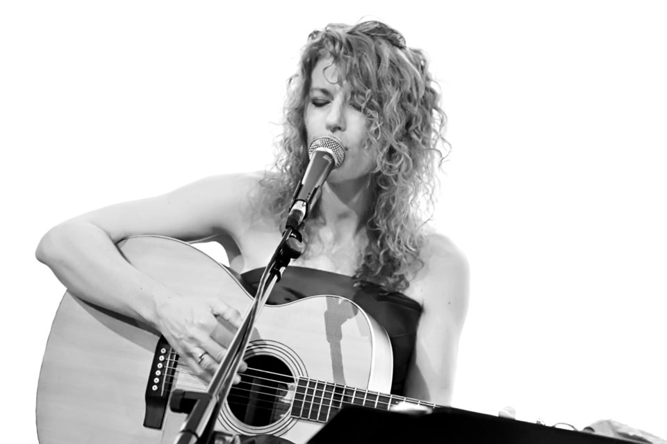 Jana Seale, singer, guitarist