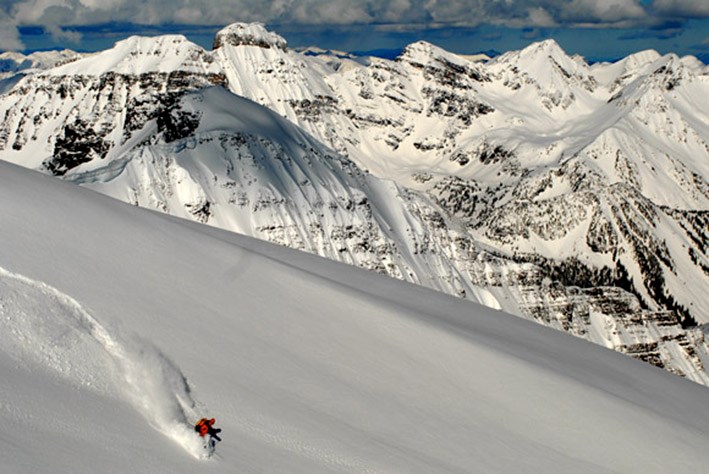 crescent spur heliskiing