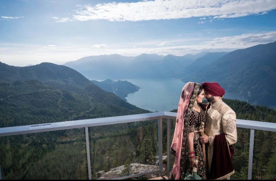 gondola wedding