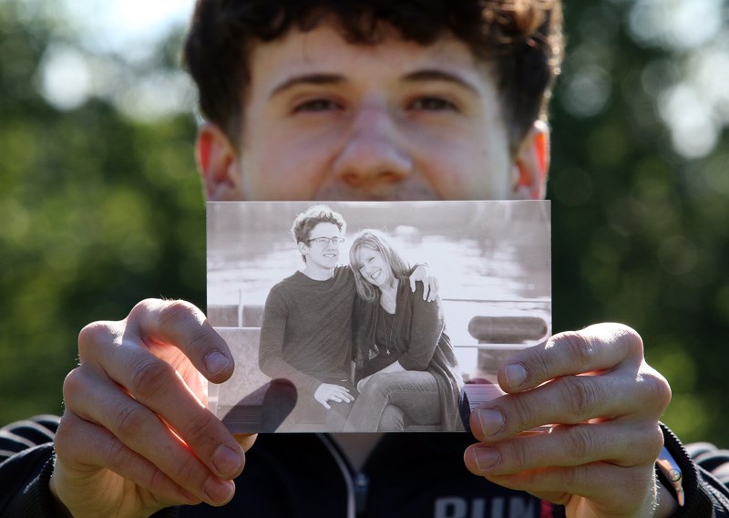 Former high school runner Ben Wezemen has rediscovered his passion for the sport by embarking on a quest to run at least 5 km every day for a year to raise money for breast cancer research. His mom, Suzanne, is a breast cancer survivor.