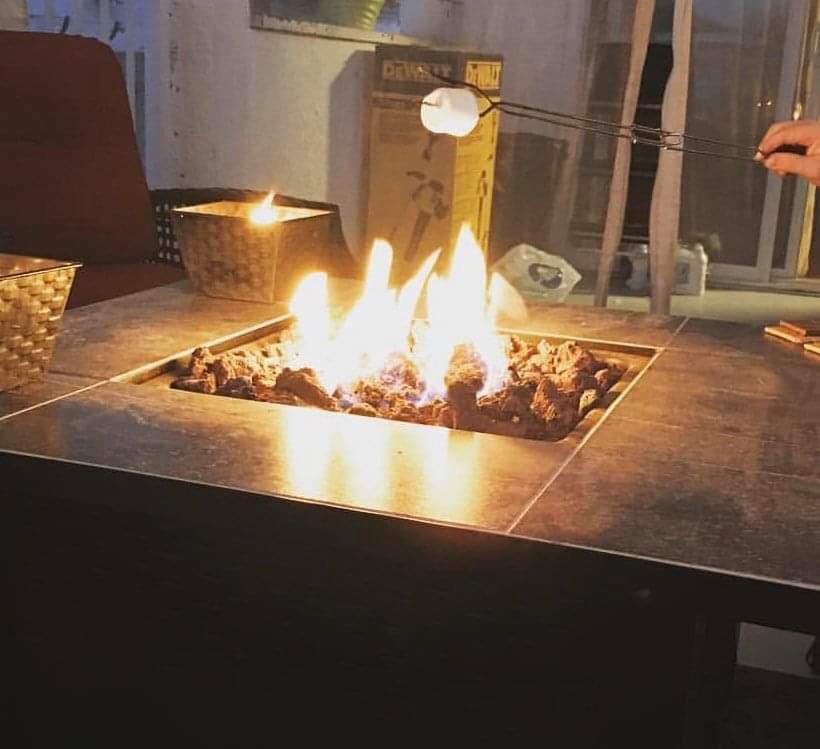 Fire pit fire table