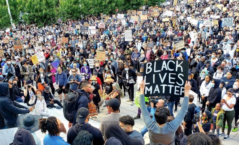 Peaceful protesters gathered Sunday, May 31 outside the Vancouver Art Gallery. Photo: @cannabis.chronicle/Instagram