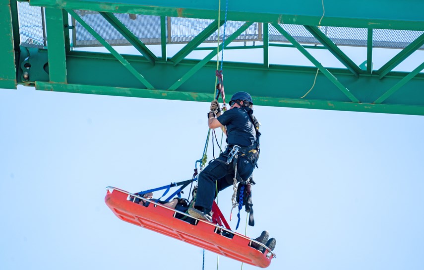 North Vancouver firefighters participate in the rope rescue training program. Image via Silvester Law