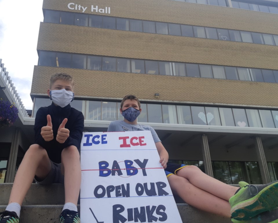30 ice kids protest