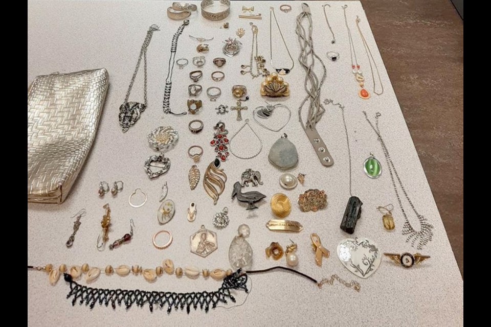 Victoria police officers are working to return several pieces of stolen jewelry with the rightful owners.