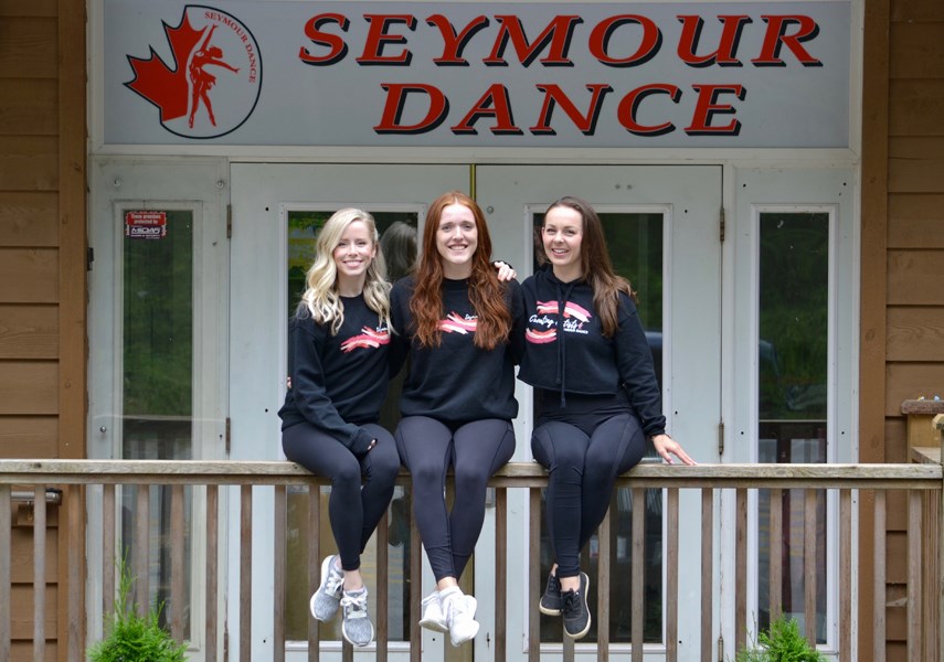 Former students take over dance school in memory of beloved teacher_0