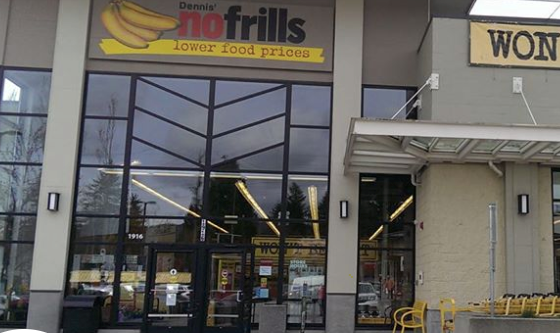 Dennis' No Frills on Como Lake Avenue