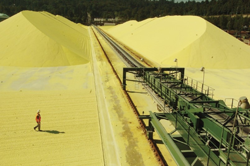 sulphur pile