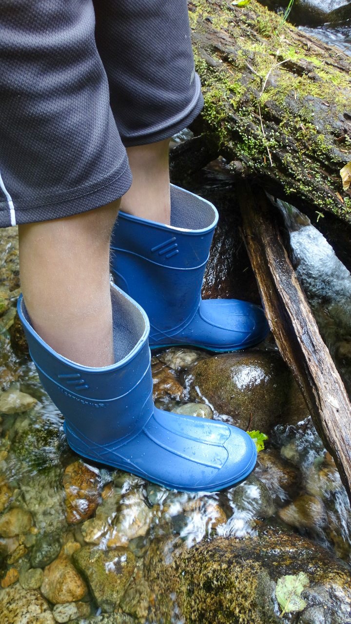 Students will need a pair of rubber boots