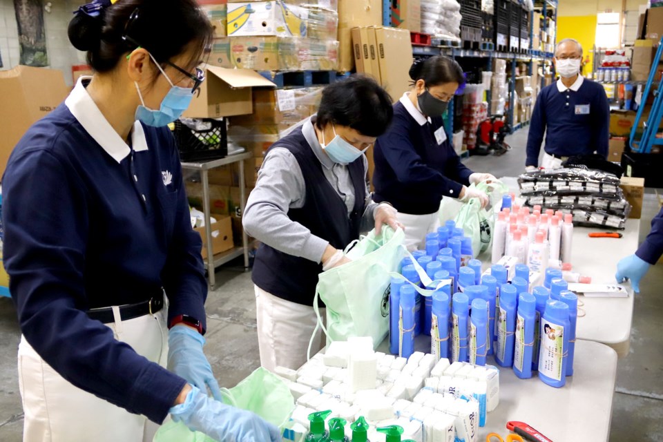 Richmond’s Tzu Chi Foundation gave out hundreds of packages on Oct. 12 to Richmond food bank. Photo submitted