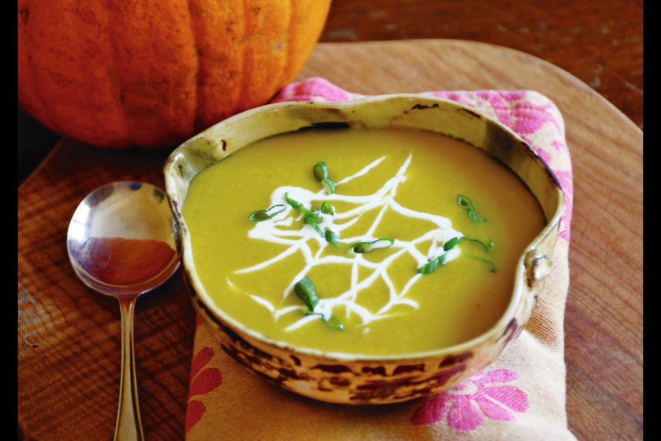 Curried Pumpkin and Pear Soup Cooked cubes of fresh pumpkin and pears are blended into this curry powder spiced soup.