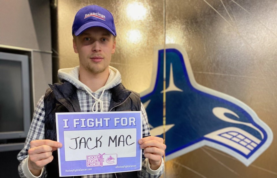 Elias Pettersson sends inspirational video to Canucks fan fighting cancer