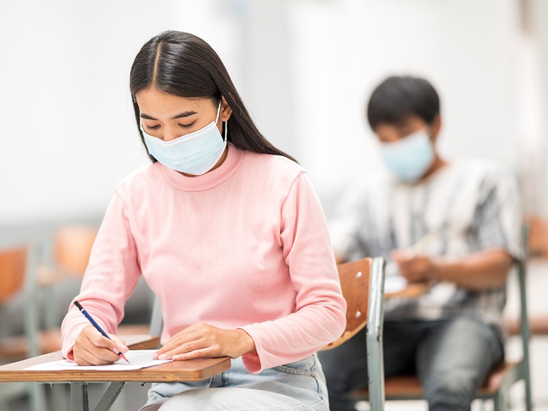 Mask wearing students