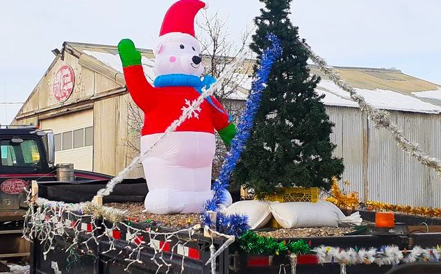 Dave Helton Christmas float