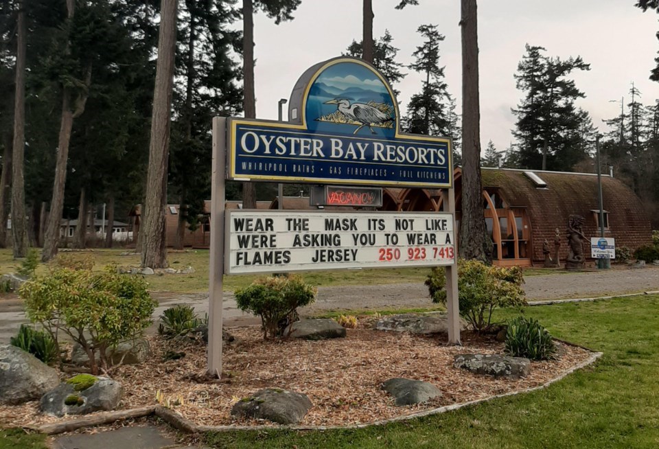 Oyster Bay mask sign