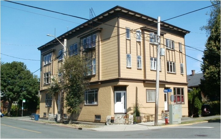 This 110-year-old, 10-suite walk-up rental, Victoria, sold in September 2020 for $3.7M | Devencore