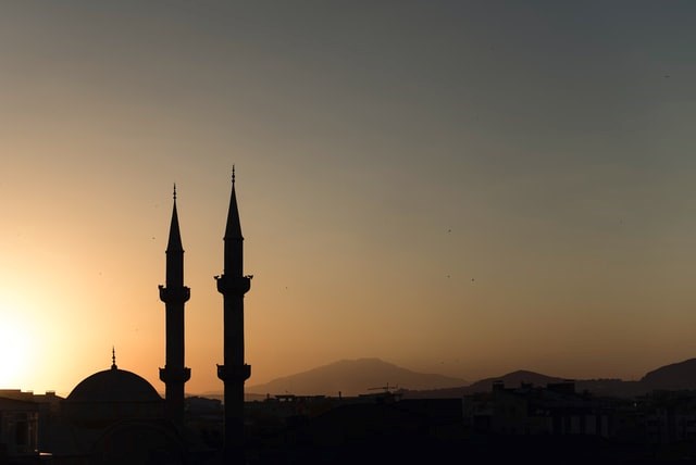 Lights twinkle through another pandemic Ramadan