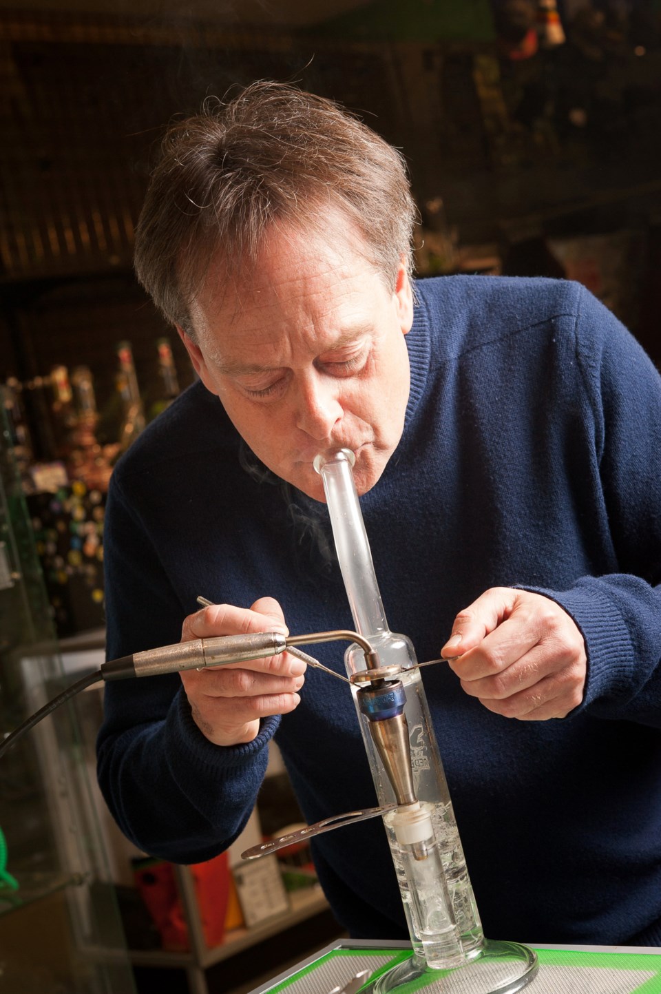 Marc Emery Dabbing