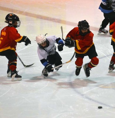 The red line: The New Westminster Royals hockey 3 team moved to a perfect 4-0 record following a 7-1 victory over the Vancouver Minor Grizzlies at Queen's Park Arena last Sunday.