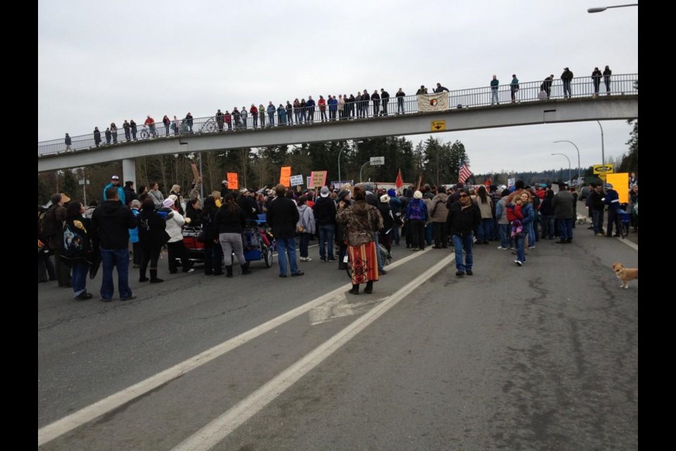 Idle No More protesters block the Pat Bay Highway and make speeches this morning