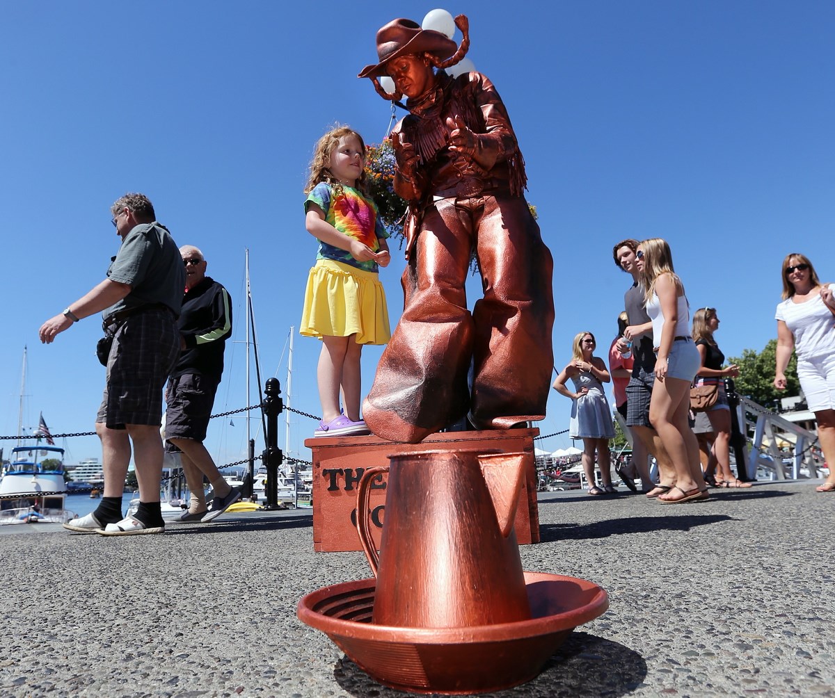 Victoria buskers festival breaks record Victoria Times Colonist