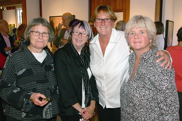 Judi Walker, Libbie Bake, Leslie Sutton and featured artist Lil Chrzan