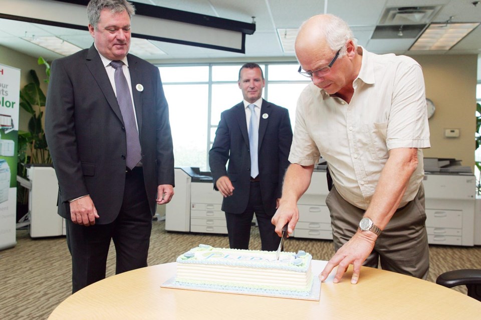 Ricoh pledge cake