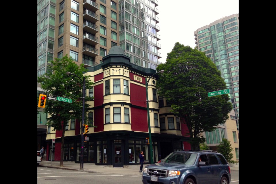 Homer St. Café & Bar has emerged within the facade of the historic Homer Building at the corner of Homer and Smithe.