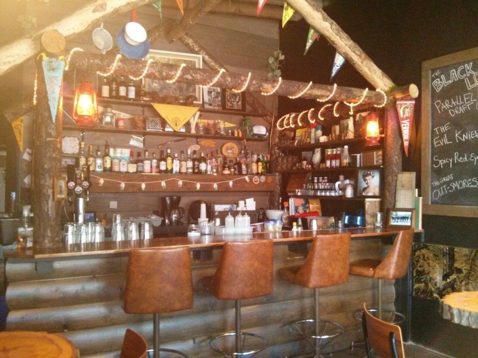 LODGE 1126