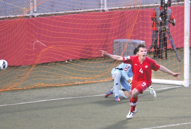 Alex Comsia