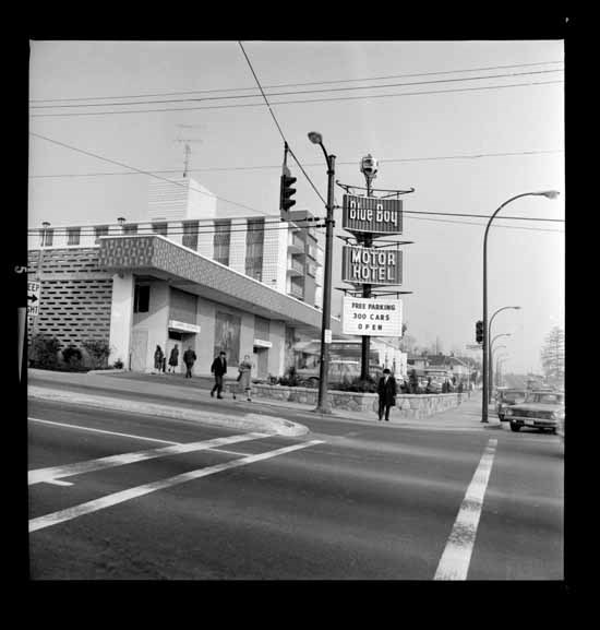 Marine and Fraser then: The Blue Boy Motor Hotel in the 1960s. Vancouver Public Library, 41507A